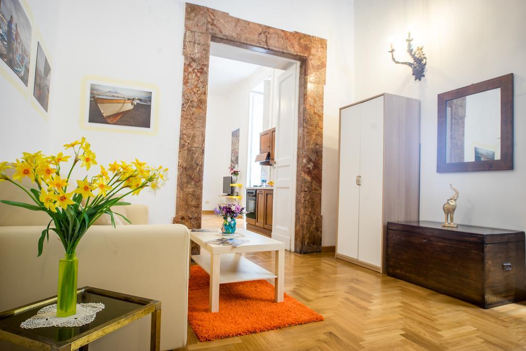 Casa Napoletana - San Domenico Lägenhet Neapel Exteriör bild
